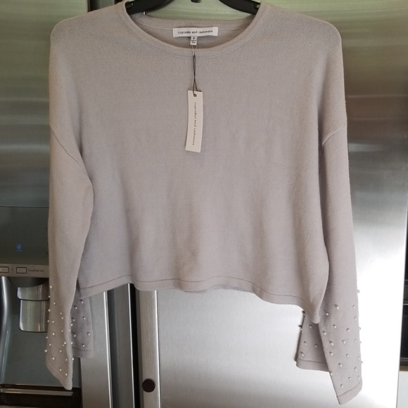 đź’•CUPCAKES & CASHMEREđź’• Pearl Bell Sleeve Sweater - Picture 8 of 8